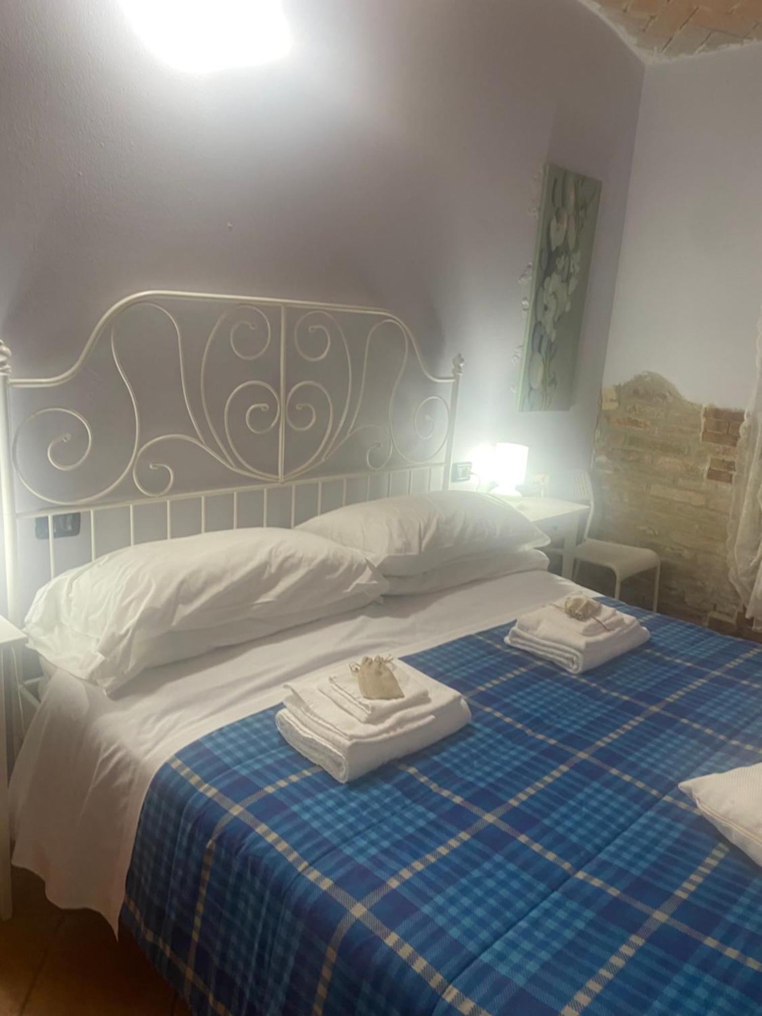 B&B Happiness In The Country 布雷谢洛 外观 照片